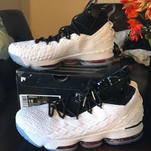 Nike Men’s LeBron XV